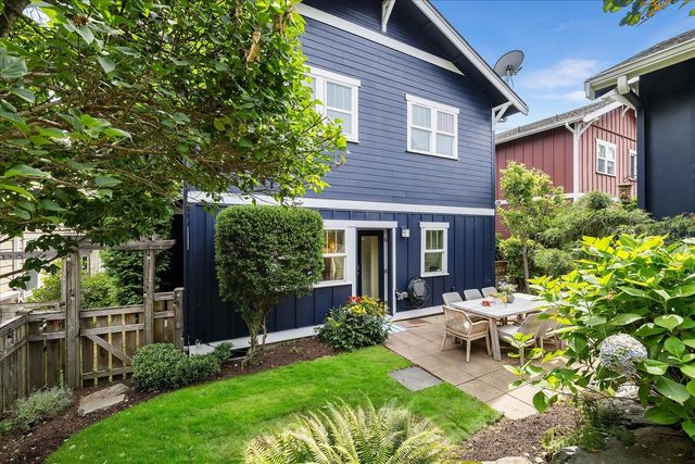 5925 31st Avenue SW, Seattle, WA 98126