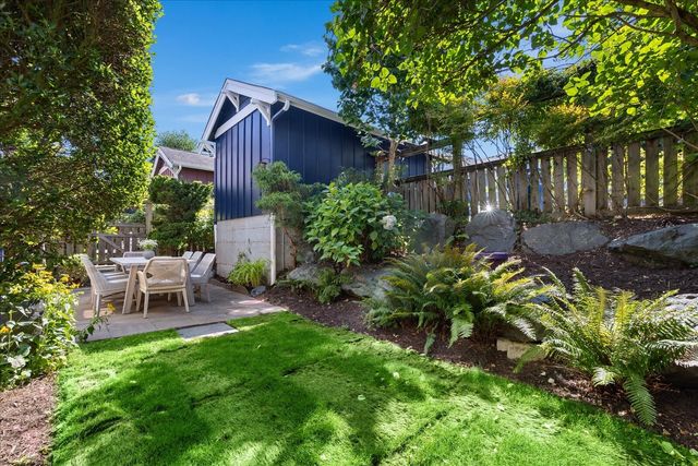 5925 31st Avenue SW, Seattle, WA 98126
