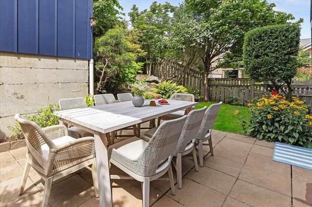 5925 31st Avenue SW, Seattle, WA 98126