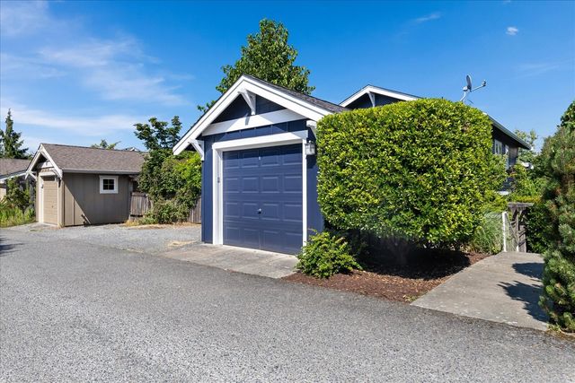 5925 31st Avenue SW, Seattle, WA 98126