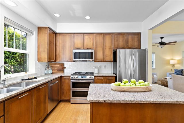 5925 31st Avenue SW, Seattle, WA 98126