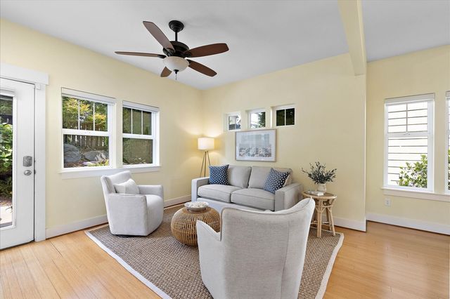 5925 31st Avenue SW, Seattle, WA 98126