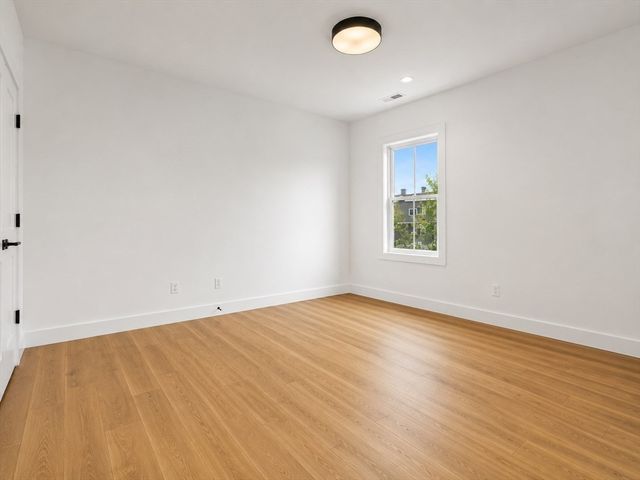 13 Quincy St 13C, Somerville, MA 02143