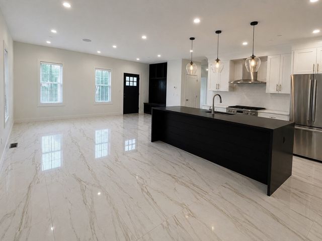 13 Quincy St 13C, Somerville, MA 02143