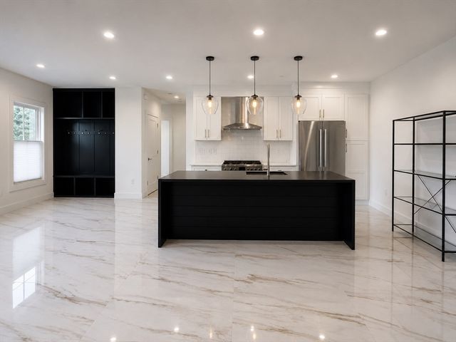 13 Quincy St 13C, Somerville, MA 02143