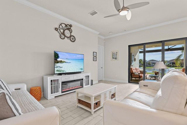 786 SE Courances Drive, Port St. Lucie, Port St Lucie, FL 34984