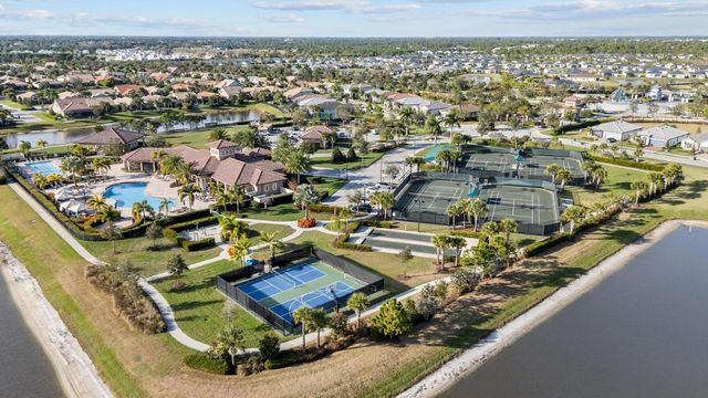 786 SE Courances Drive, Port St. Lucie, Port St Lucie, FL 34984