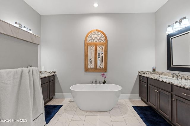 648 Barons Court SW, Ocean Isle Beach, NC 28469