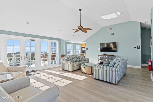 648 Barons Court SW, Ocean Isle Beach, NC 28469