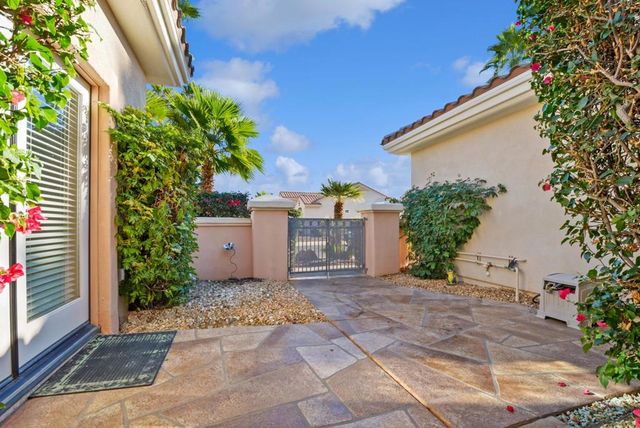 35141 Monarch Way, Palm Desert, CA 92211