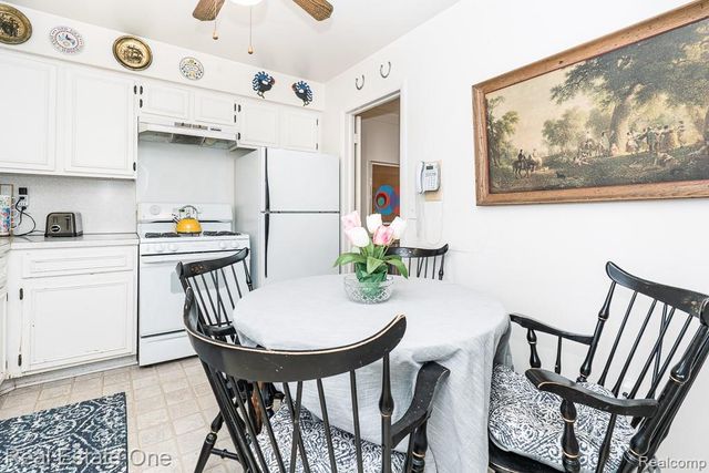 409 Fox Hills Drive N 95, Bloomfield Hills, MI 48304