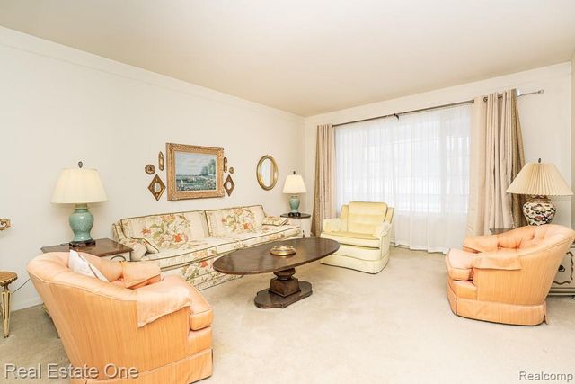 409 Fox Hills Drive N 95, Bloomfield Hills, MI 48304