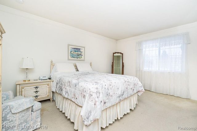 409 Fox Hills Drive N 95, Bloomfield Hills, MI 48304