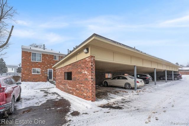 409 Fox Hills Drive N 95, Bloomfield Hills, MI 48304