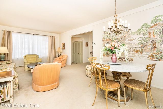 409 Fox Hills Drive N 95, Bloomfield Hills, MI 48304