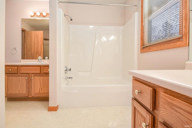 23220 Spring Creek Trail, Elkhart, IN 46516