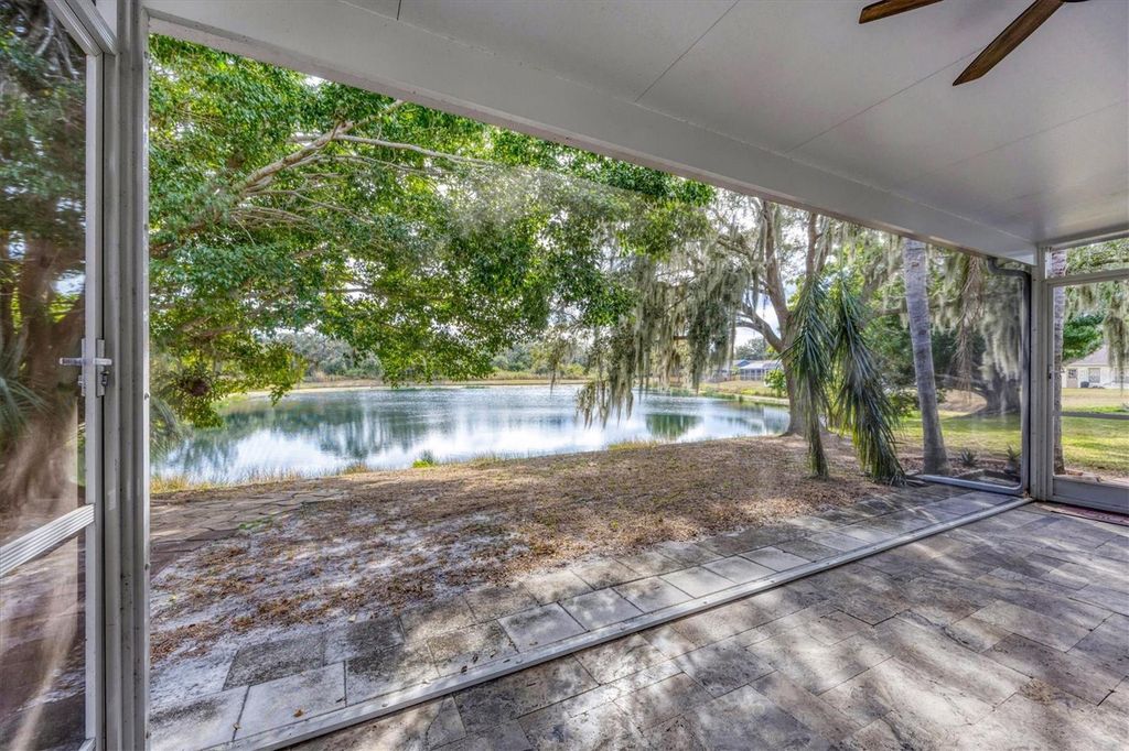 Image 3 of property listing at 11302 3RD AVENUE E, Bradenton, FL 34212
