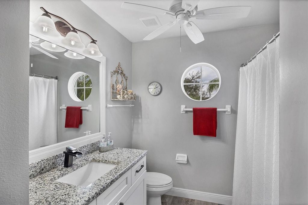 Image 28 of property listing at 11302 3RD AVENUE E, Bradenton, FL 34212
