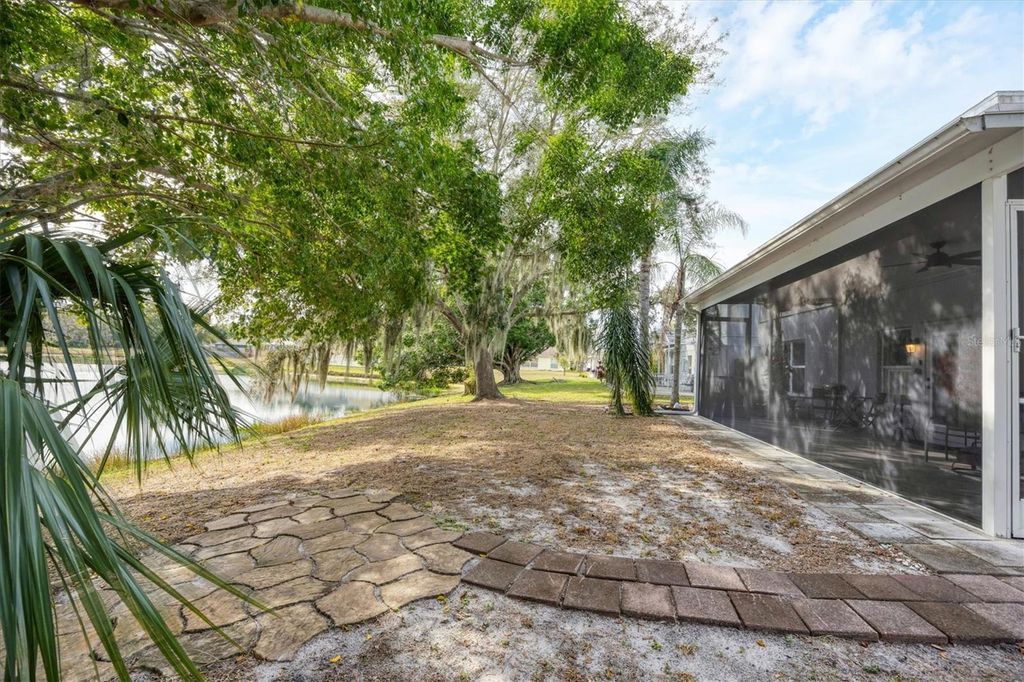 Image 30 of property listing at 11302 3RD AVENUE E, Bradenton, FL 34212