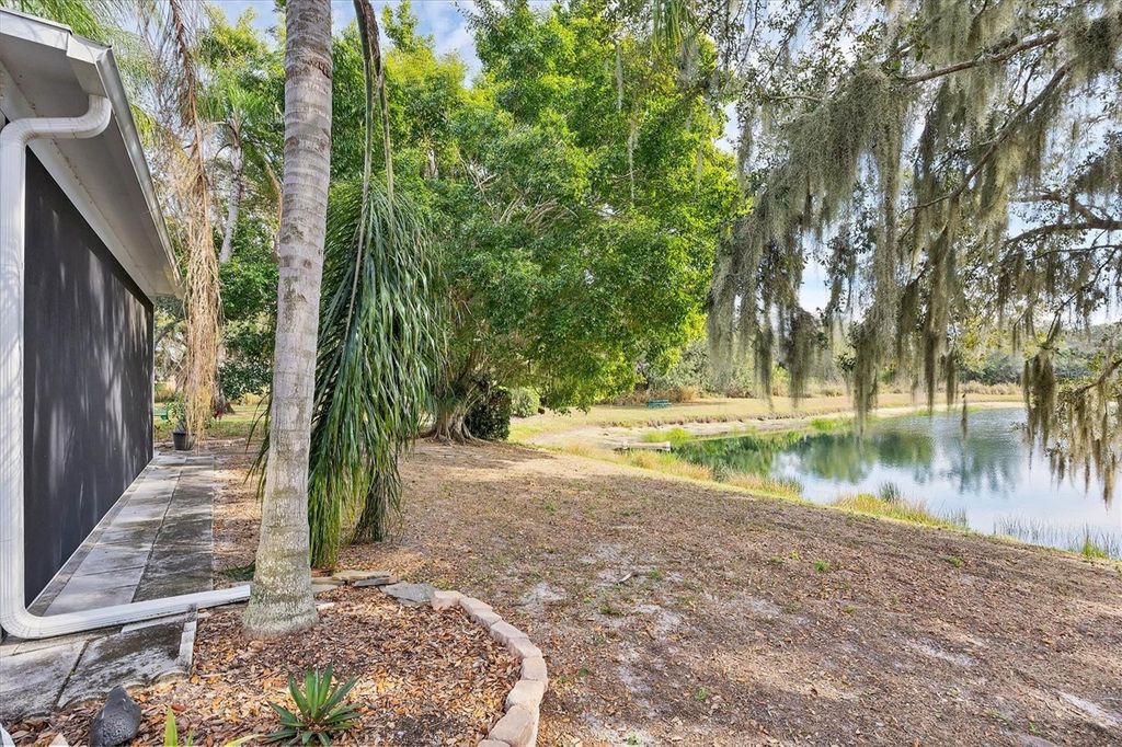 Image 31 of property listing at 11302 3RD AVENUE E, Bradenton, FL 34212