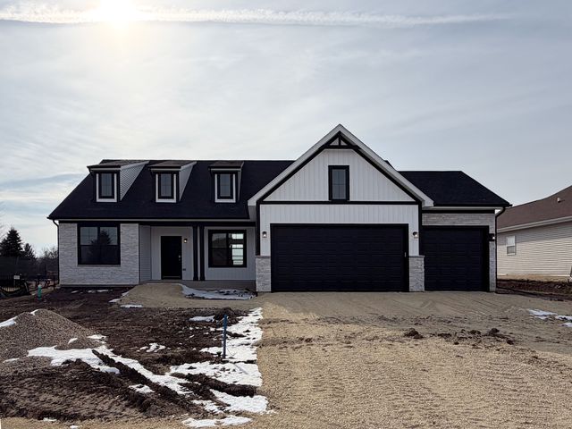 668 E Becker Place, Sycamore, IL 60178