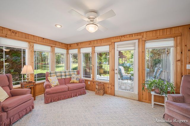 2295 Fallasburg Park Drive NE, Lowell, MI 49331