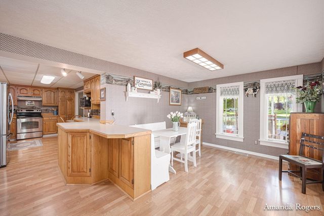 2295 Fallasburg Park Drive NE, Lowell, MI 49331