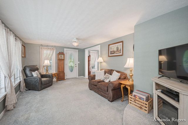 2295 Fallasburg Park Drive NE, Lowell, MI 49331