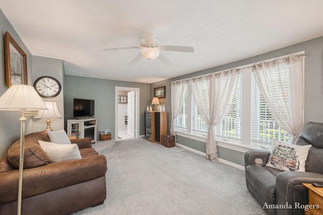 2295 Fallasburg Park Drive NE, Lowell, MI 49331