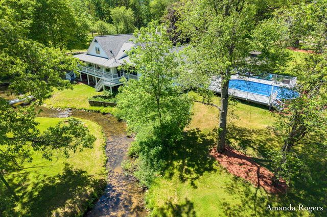 2295 Fallasburg Park Drive NE, Lowell, MI 49331