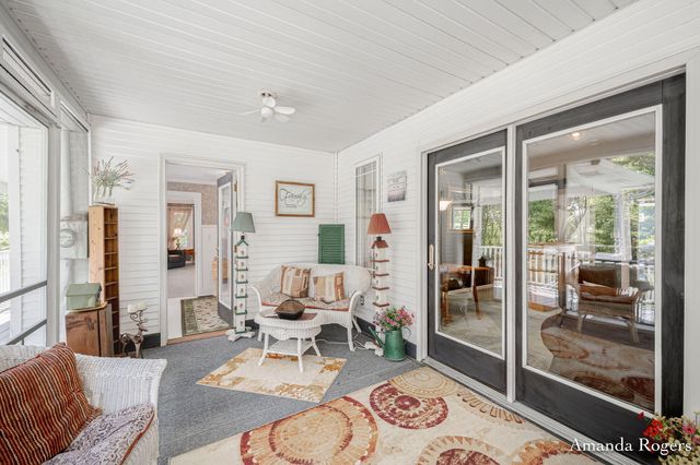2295 Fallasburg Park Drive NE, Lowell, MI 49331