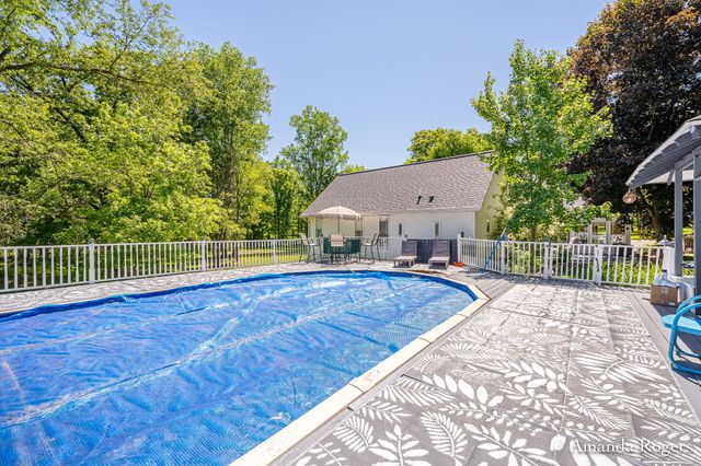 2295 Fallasburg Park Drive NE, Lowell, MI 49331