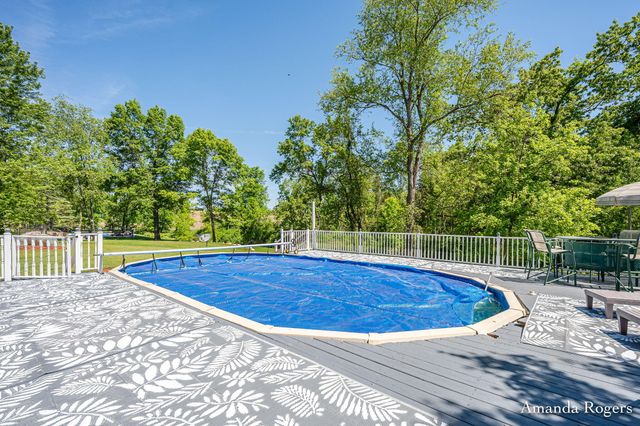 2295 Fallasburg Park Drive NE, Lowell, MI 49331