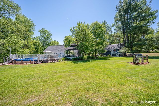 2295 Fallasburg Park Drive NE, Lowell, MI 49331