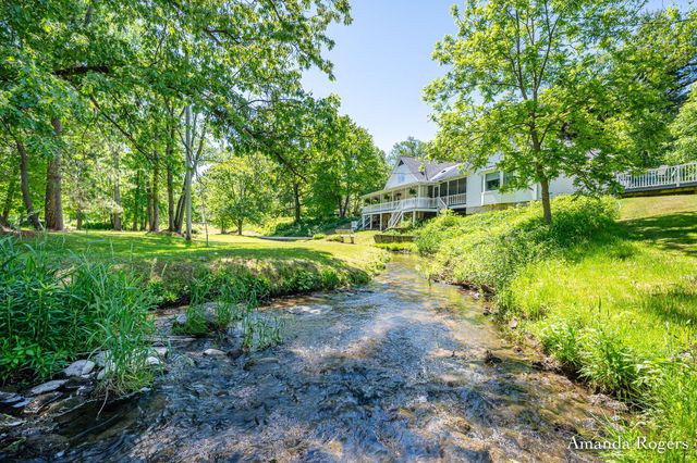 2295 Fallasburg Park Drive NE, Lowell, MI 49331