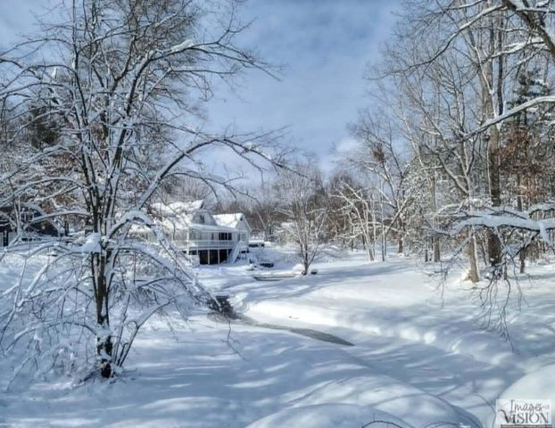 2295 Fallasburg Park Drive NE, Lowell, MI 49331