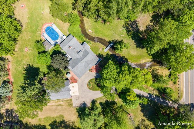 2295 Fallasburg Park Drive NE, Lowell, MI 49331
