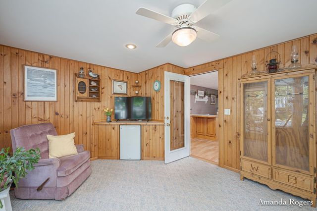 2295 Fallasburg Park Drive NE, Lowell, MI 49331