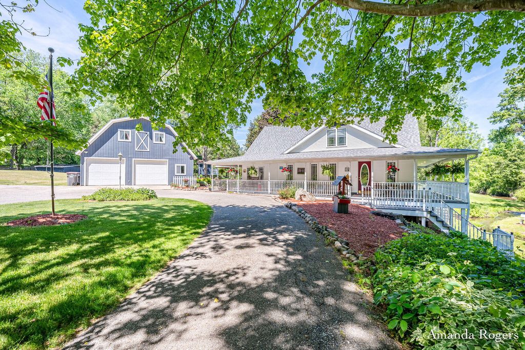 2295 Fallasburg Park Drive NE, Lowell, MI 49331