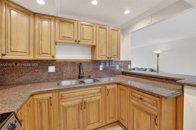 7041 Environ Boulevard 327, Lauderhill, FL 33319