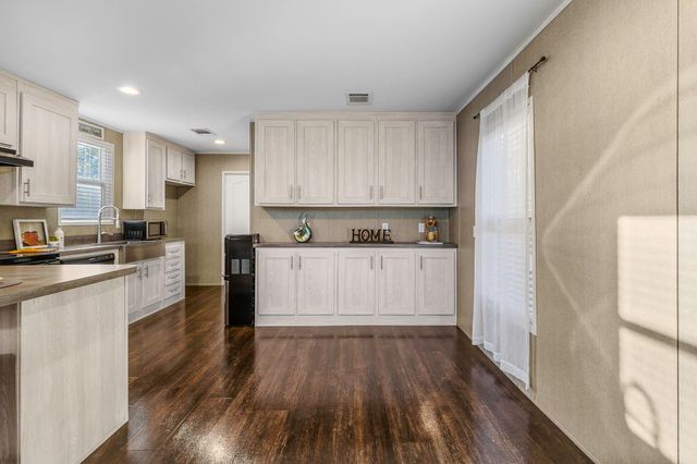 211 Woodstock, Livingston, TX 77351
