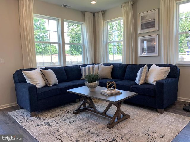 50 PEREGRINE WAY, Burlington, NJ 08016