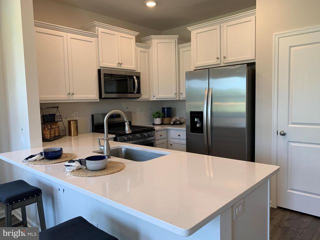 50 PEREGRINE WAY, Burlington, NJ 08016