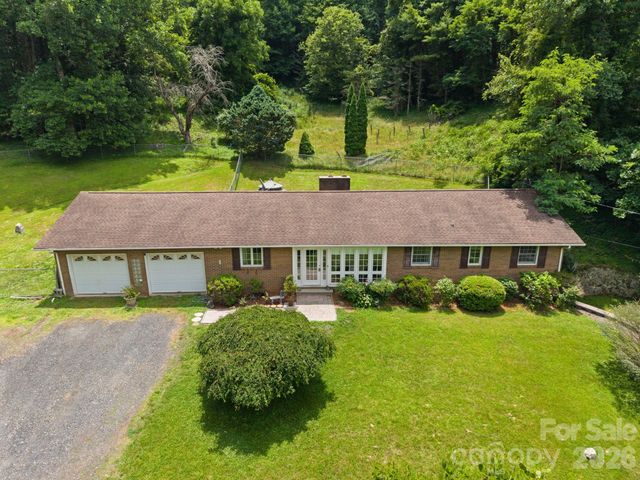 528 Baccus Siding Road, Green Mountain, NC 28740