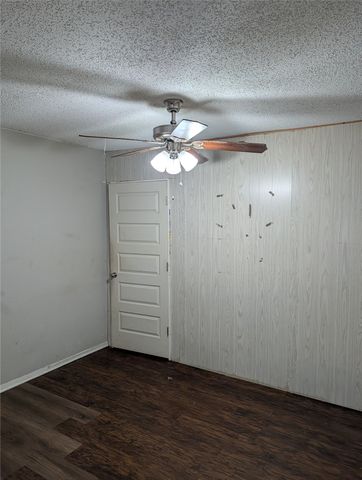 1250 Granada Lane, Lewisville, TX 75067