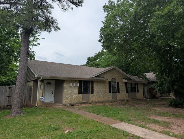 1250 Granada Lane, Lewisville, TX 75067