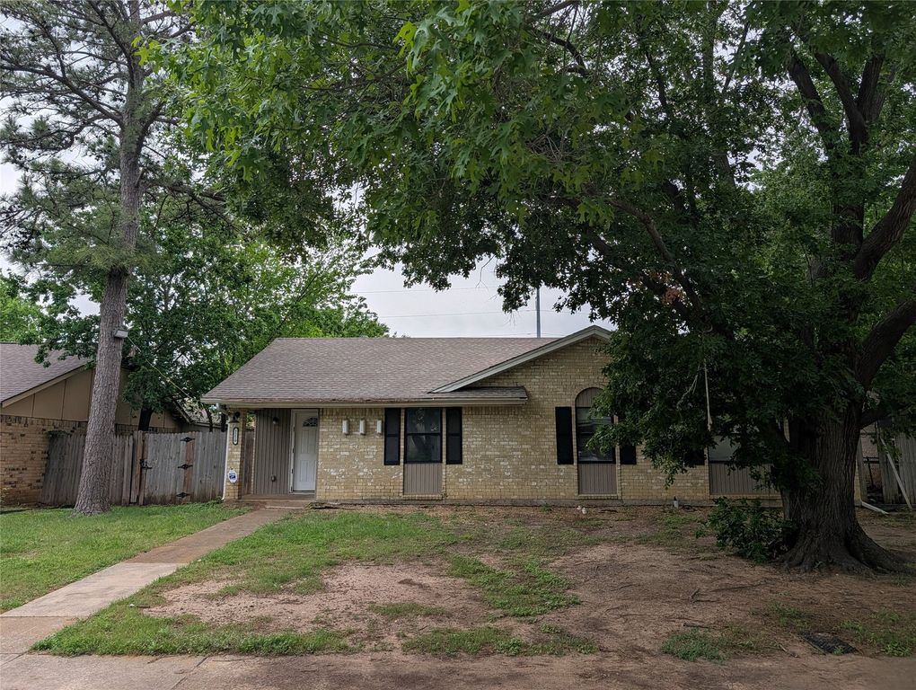1250 Granada Lane, Lewisville, TX 75067