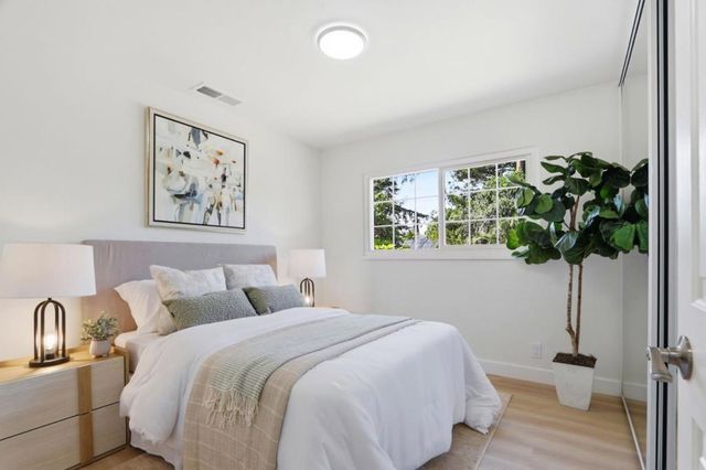 1091 W Latimer Avenue, Campbell, CA 95008