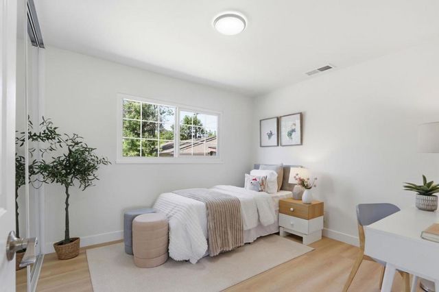 1091 W Latimer Avenue, Campbell, CA 95008