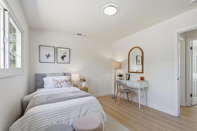 1091 W Latimer Avenue, Campbell, CA 95008